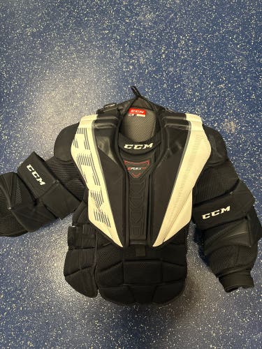 Large CCM EFlex 5.9 Goalie Chest Protector (Used)