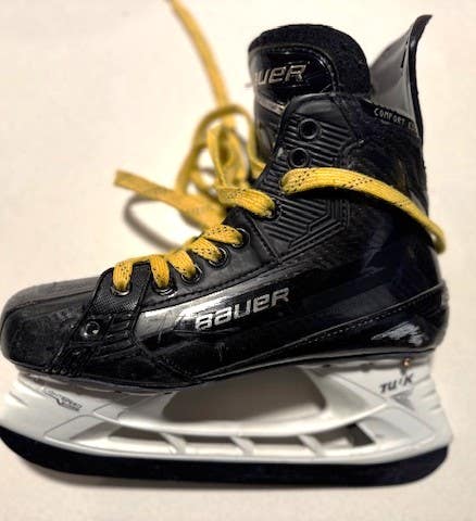 Used 2024 Bauer Supreme Matrix Hockey Skates Wide Width Size 5.5 (Used)