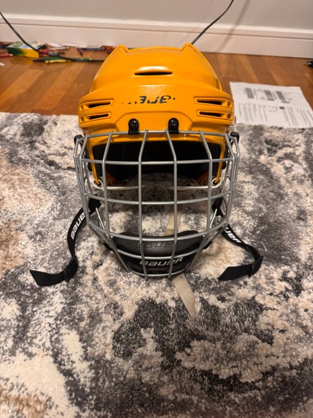 Large Bauer Re-Akt 75 Helmet (Used)