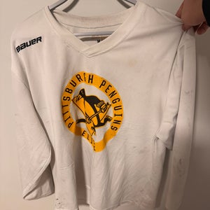 White Medium Kids Unisex Adidas Jersey (Used)