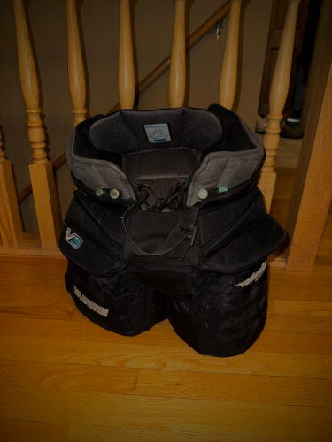 Intermediate Medium Vaughn Velocity V9 Pro Hockey Goalie Pants (Used)