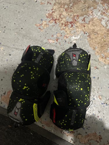 Junior Small Bauer Vapor 3X Elbow Pads (Used)