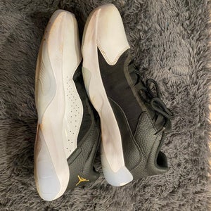 Men's Size M 10.0 (W 11.0) Air Jordan 11 Shoes (Used)