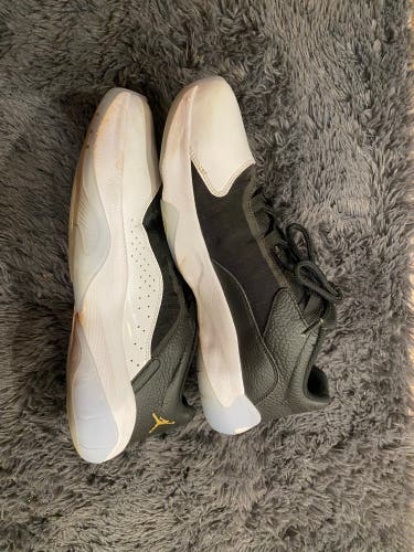 Men's Size M 10.0 (W 11.0) Air Jordan 11 Shoes (Used)