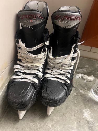 2023 Bauer Hockey Skates Regular Width Size 6 (Used)