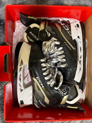 2022 CCM AS-V Hockey Skates Narrow Width 7.5 (New)