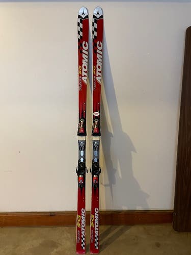 Unisex Racing 204 cm Atomic Race Skis With Bindings Max Din 14 (Used)