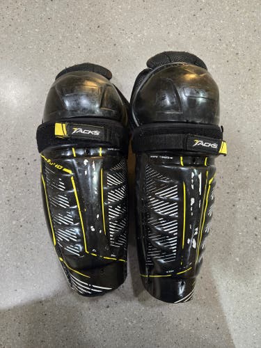 Junior CCM Tacks 9040 11" Shin Pads (Used)