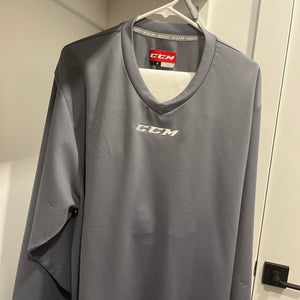 Gray Large Men's CCM Jersey (Used)