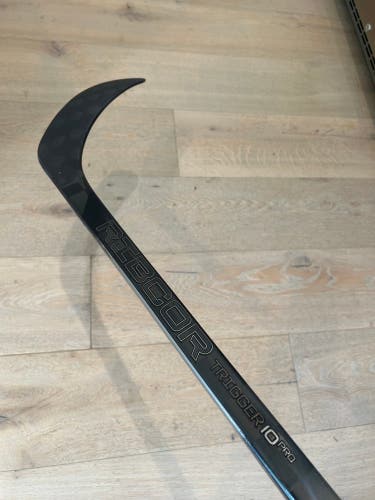 Intermediate CCM Ribcor Trigger 10 Pro Left Hand Hockey Stick P29 65 Flex (New)