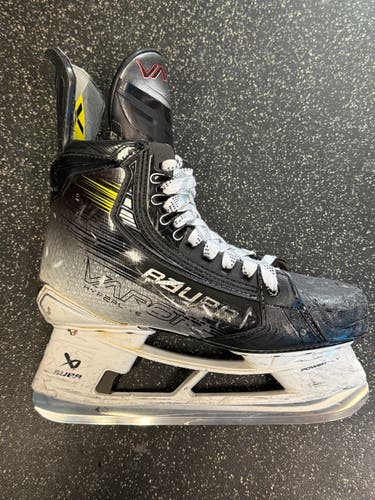 Bauer Vapor Hyperlite 2 Hockey Skates Size 6.5 & extra steel