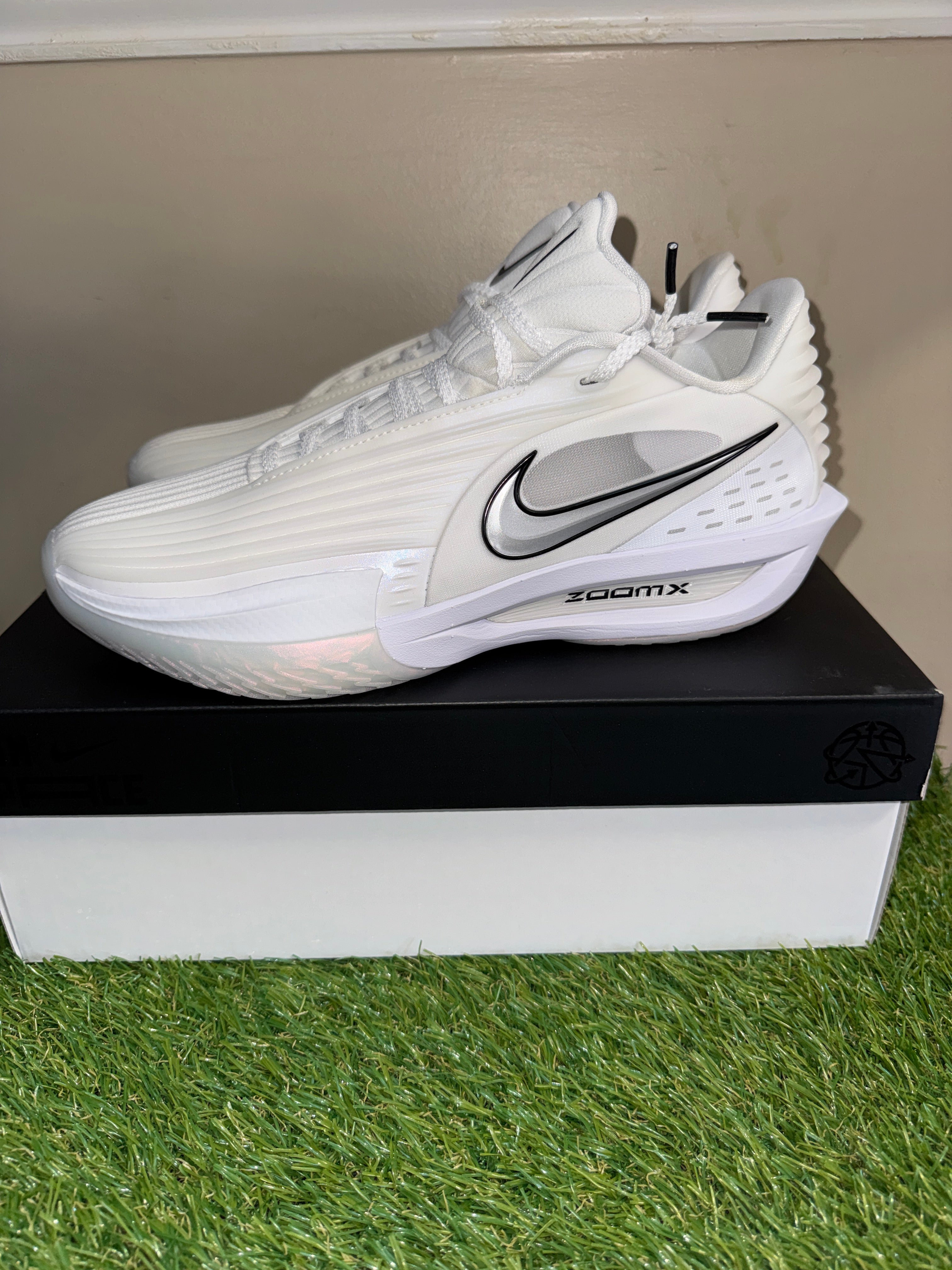Nike Air Zoom GT Cut 3 Turbo White Metallic Silver HV9918  display picture 3