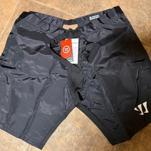NEW BLACK  HOCKEY PANT COVER UPS SIZE  LARGE