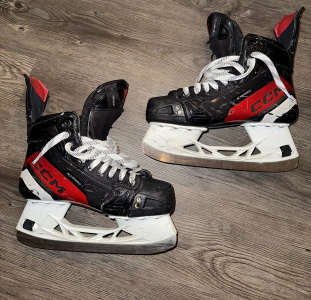 2023 CCM JetSpeed FT6 Hockey Skates Regular Width 6.5 (Used)