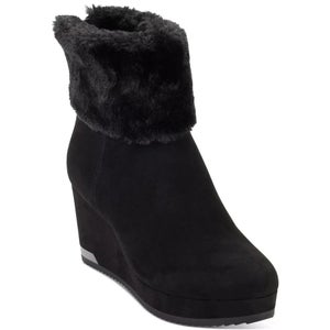 DKNY Nadra Boots Women 7.5 Black Faux Fur Collar Wedge Heel Ankle Bootie Lion917