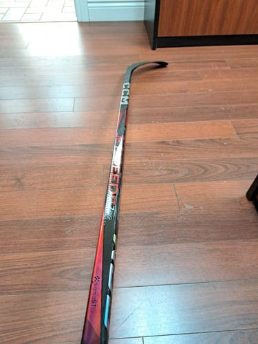 Senior CCM Jetspeed FT7 Pro Left Hand Hockey Stick P28/ 75 FLEX (New) Blue & Red Available