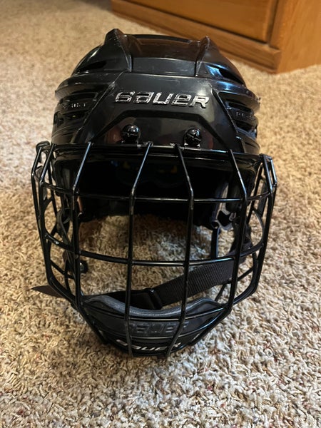 Medium Bauer Re-Akt 150 Helmet (Used)