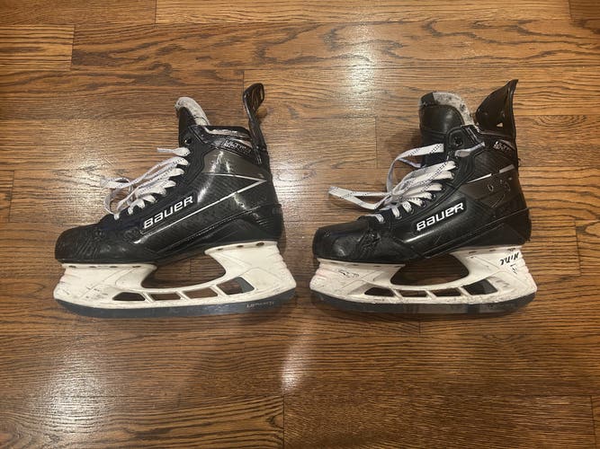 Senior Bauer Regular Width Pro Stock 9.5 Supreme UltraSonic Hockey Skates