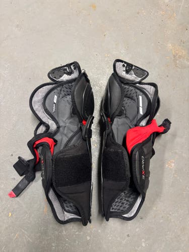 Intermediate Bauer Vapor 3X Pro 13" Shin Pads (Used)