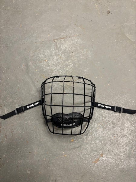 Medium Bauer Pro straight Full Cage (Used)