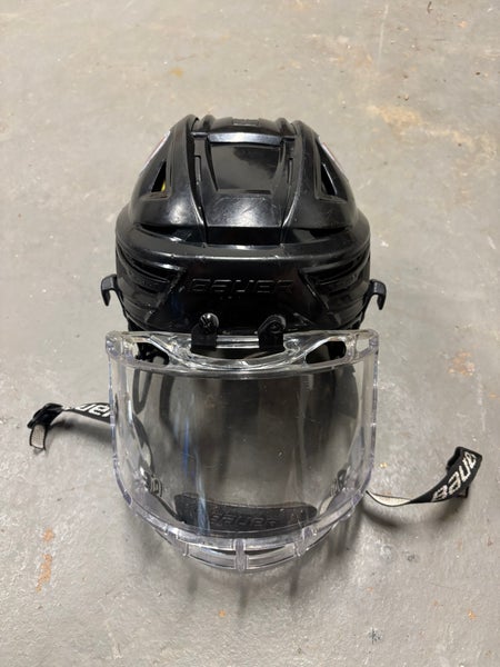 Medium Bauer Hyperlite Helmet (Used)