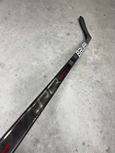 102 Flex P88 Senior Bauer Vapor Hyperlite Left Hand Hockey Stick Pro Stock NHL (Used)
