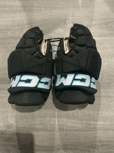 Utah Mammoth CCM Tacks XF Pro Gloves 14" Pro Stock (Used)