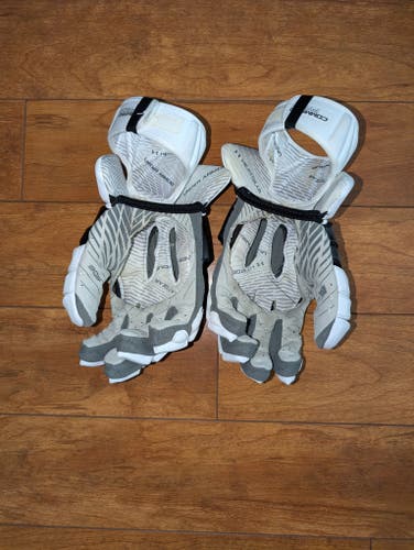 UA Command 2 Gloves - Black/White