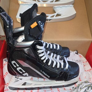 CCM Tacks Vector Premier Hockey Senior Skates Regular Width 8 (Used)