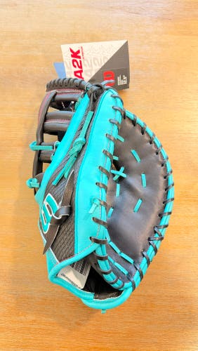 2025 Wilson A2000 RH First Base Baseball Glove 12.5" (New)