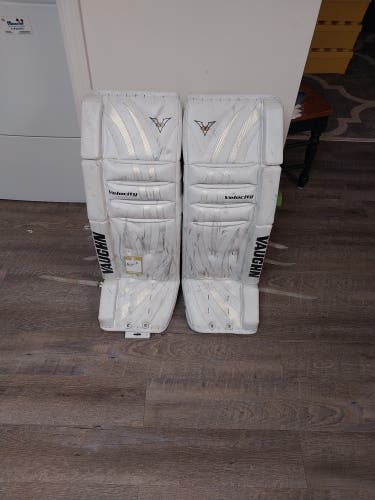 34" Vaughn Goalie Leg Pads (Used)