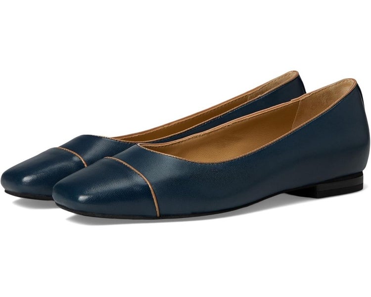 Trotters Harbor Flat Women's US 7.5 Navy Tan Leather Square Toe Slip On HAWK242