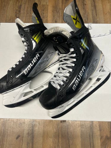 Bauer Vapor Hyperlite 2 Hockey Skates Pro Stock Size 10 288mm (Used)
