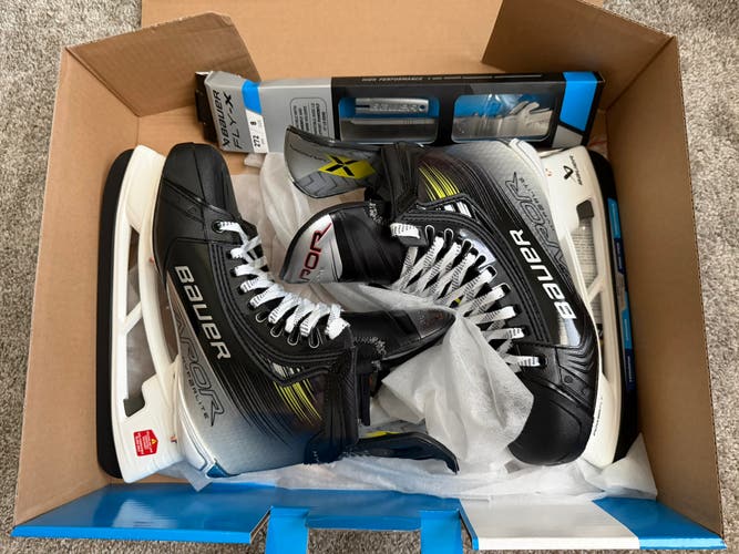 Bauer Vapor Hyperlite 2 Hockey Skates 8 (New)