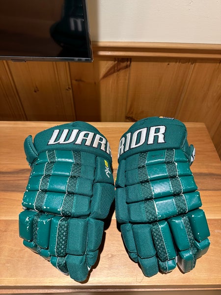 Warrior Dynasty AX2 Gloves 13.5" Pro Stock (Used)