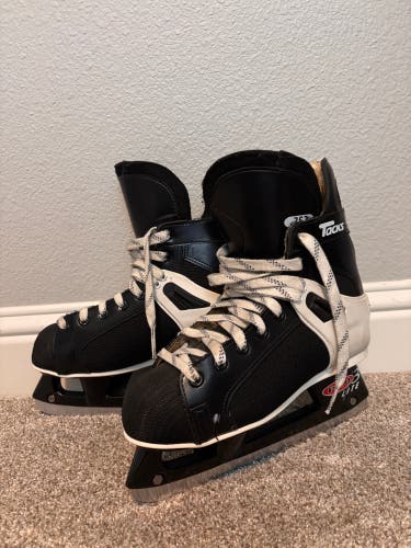 CCM Tacks 252 Hockey Skates Size 6 (Used)