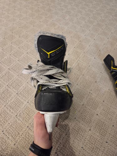 CCM Super Tacks AS3 Hockey Skates Regular Width 5.5 (Used)