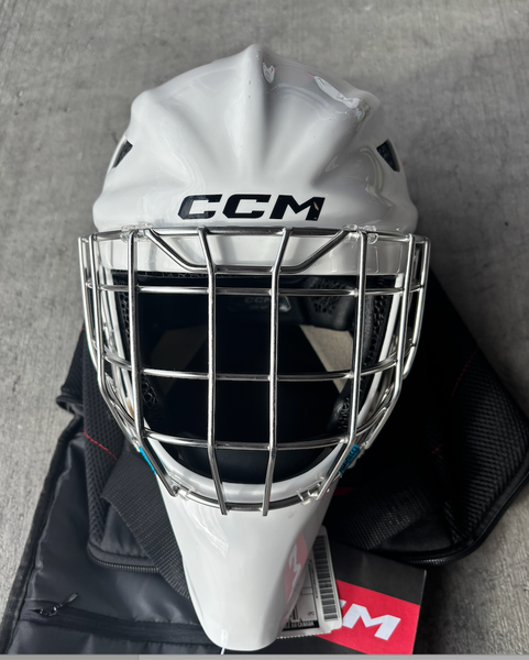 CCM AXIS XF Goalie Helmet & Cage w/Bag Small (New)