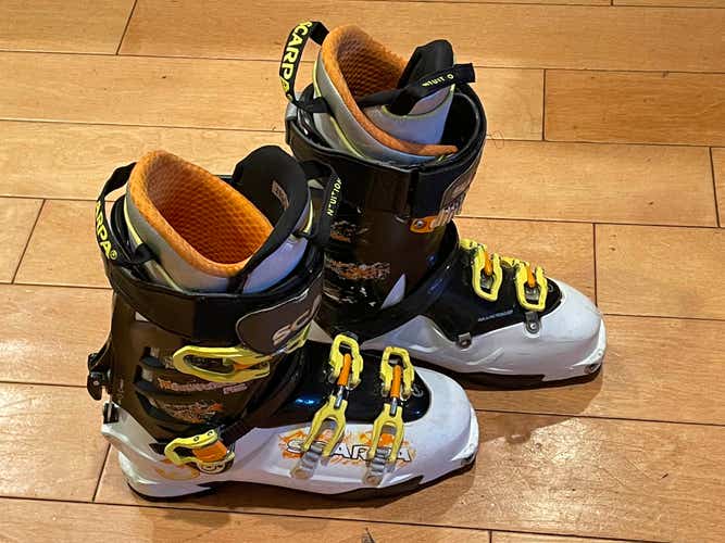 Mondo 28/28.5 Men's Scarpa Alpine Touring Maestrale RS Ski Boots (Used)