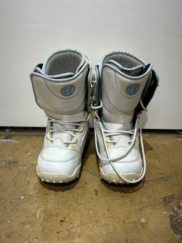 Type A Size 5 Snowboard Boots