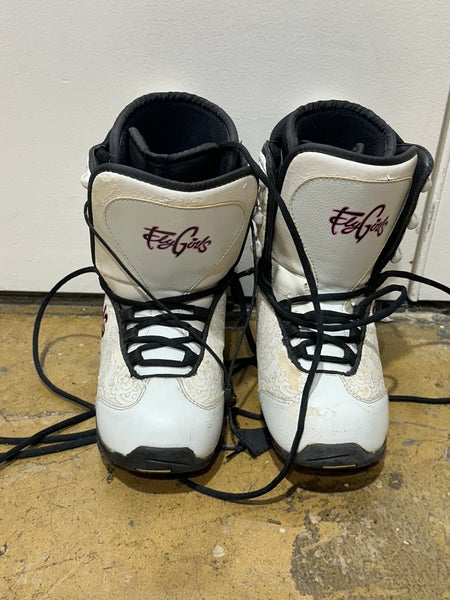 Fly Girls Missy Snowboard Boots Size 7