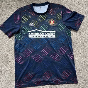 Large Men's Adidas Atlanta United 2019 Pre-Match Jersey (Used)