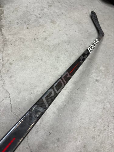 87 Flex P92 Senior Bauer Vapor Hyperlite Left Hand Hockey Stick Pro Stock NHL (Used)