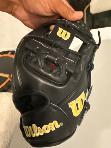 Wilson A2000 B2 RH Infield Baseball Glove 11.5" (New)