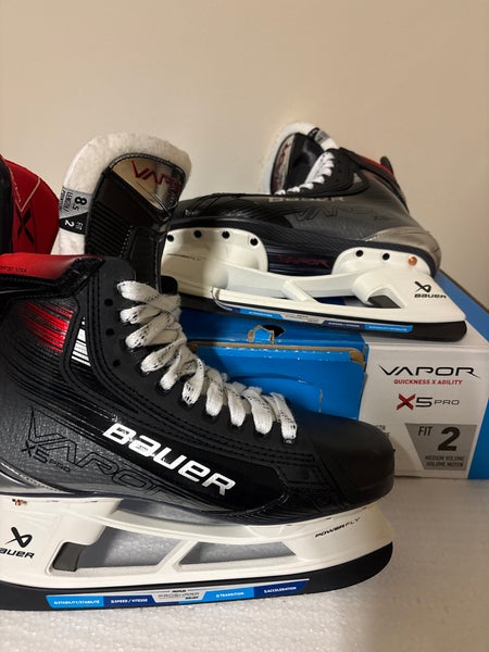 2023 Bauer Vapor X5 Pro Hockey Skates 8.5 (New)
