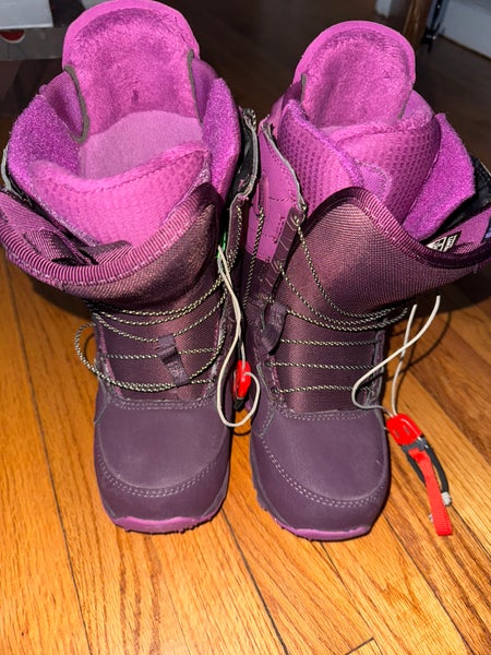 Women's Size M 4.0 (W 5.0) Burton Limelight Snowboard Boots (Used)