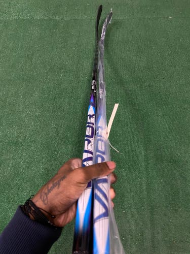 2- Pack Senior Bauer Vapor FlyLite Hockey Stick Left Hand P28 70 Flex (New)