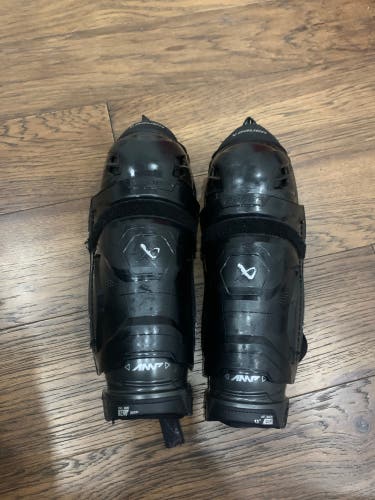 Intermediate Bauer Supreme M5 Pro 13" Shin Pads (Used)
