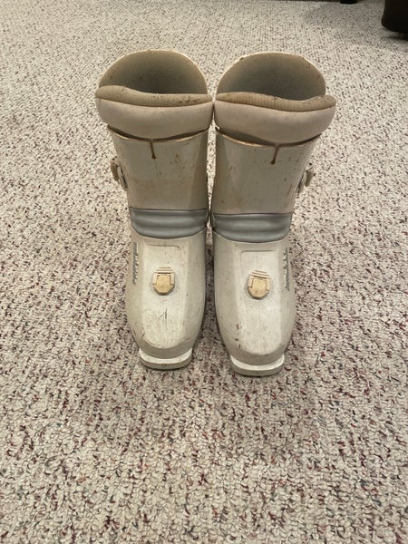 Mondo 26 & 26.5 Women's Ski Boots (Used)