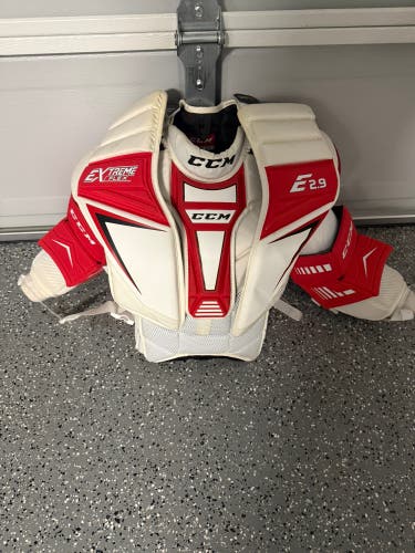Small CCM EFlex 2.9 Goalie Chest Protector (Used)